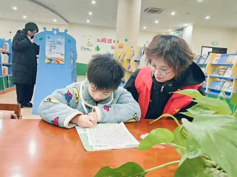23应用6班钟富荠.jpg
